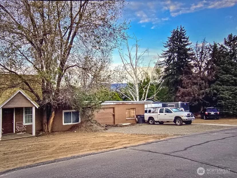 Property photo for 1322 4th Street, Wenatchee photo 5