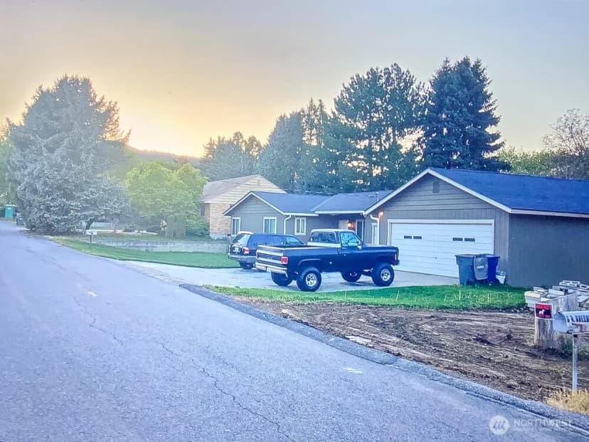 Property photo for 1322 4th Street, Wenatchee photo 14