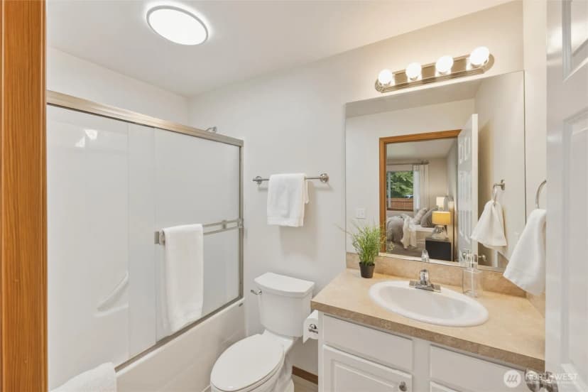 Property photo for 433 Oak Hill Lane, Burlington photo 28