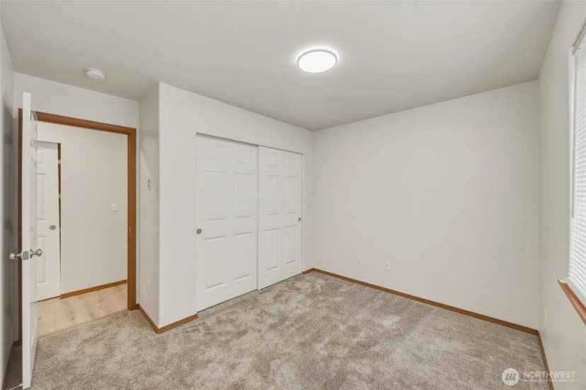 Property photo for 433 Oak Hill Lane, Burlington photo 24