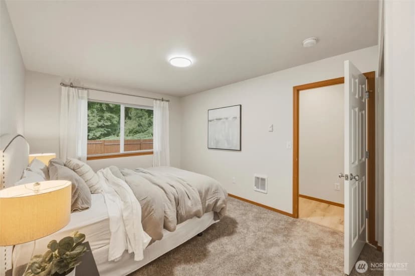 Property photo for 433 Oak Hill Lane, Burlington photo 27