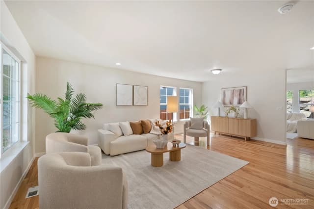 Property photo for 2226 Se 2nd Place, Renton photo 2