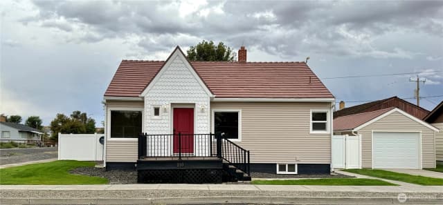 Property photo for 210 W 4th Avenue, Odessa