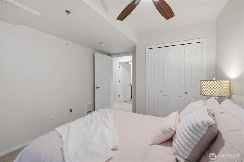 Property photo for 7912 170th Avenue Ne #204, Redmond photo 16