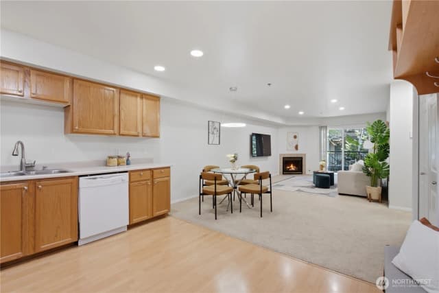 Property photo for 7912 170th Avenue Ne #204, Redmond photo 3