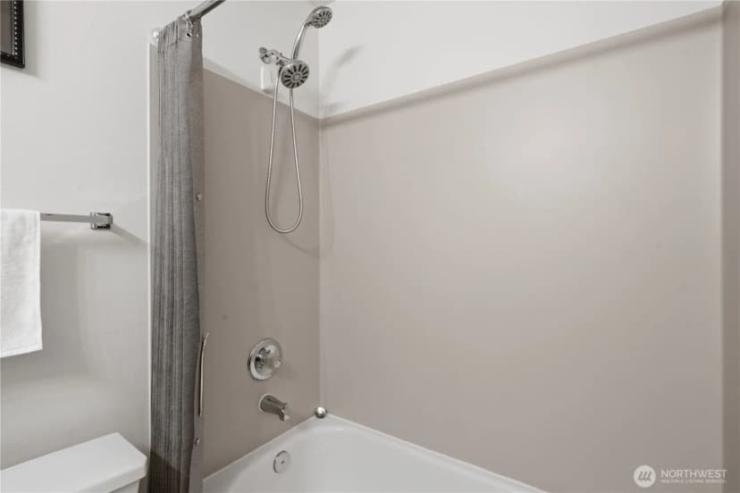 Property photo for 7912 170th Avenue Ne #204, Redmond photo 18
