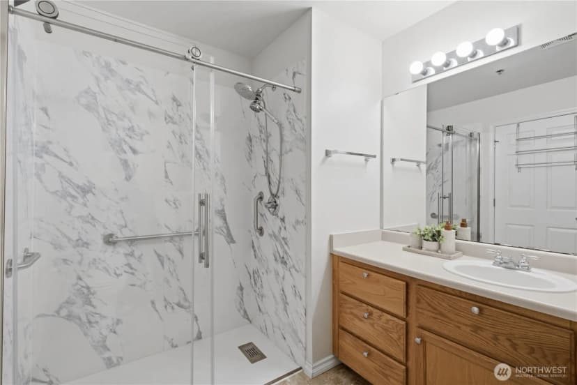 Property photo for 7912 170th Avenue Ne #204, Redmond photo 13