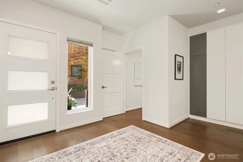 Property photo for 3300 Ne 65th Street #204, Seattle photo 6