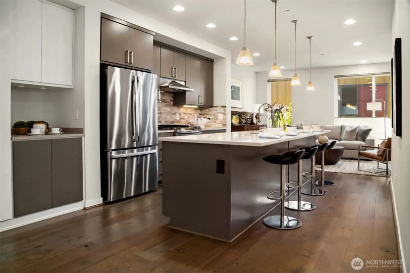 Property photo for 3300 Ne 65th Street #204, Seattle photo 10