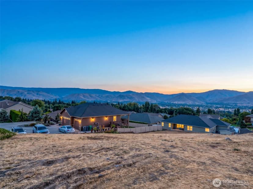 Property photo for 554 Bengal Lane, East Wenatchee