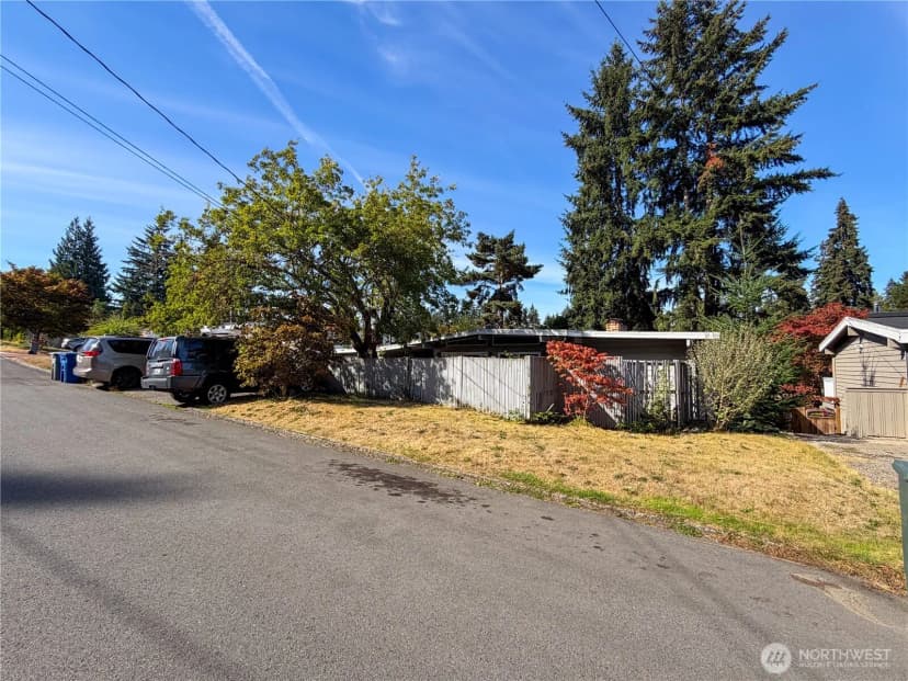 Property photo for 16042 Se 10th Street, Bellevue photo 8