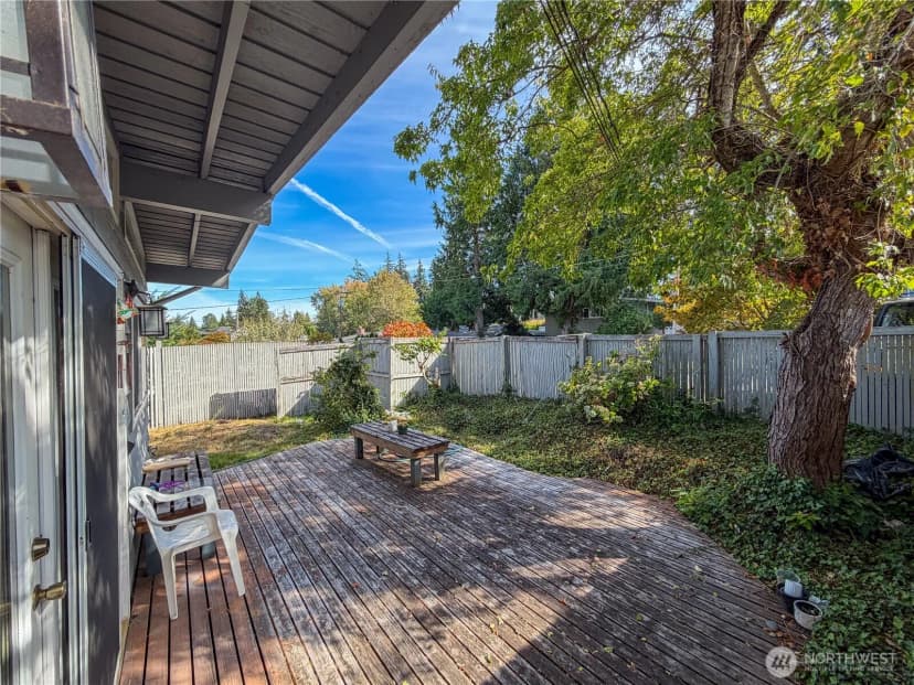 Property photo for 16042 Se 10th Street, Bellevue photo 3