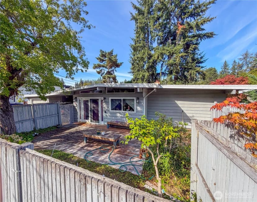 Property photo for 16042 Se 10th Street, Bellevue