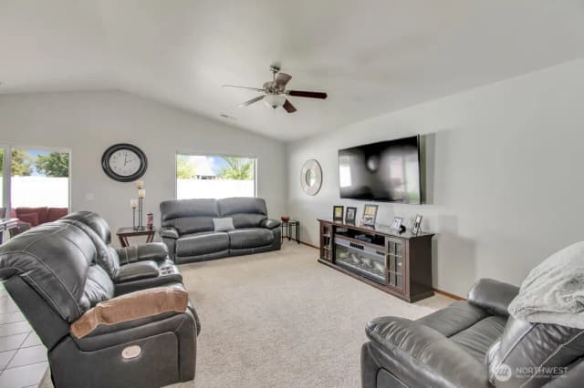 Property photo for 1534 Larkspur Drive, Richland photo 4