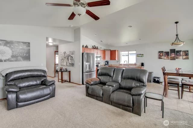 Property photo for 1534 Larkspur Drive, Richland photo 3