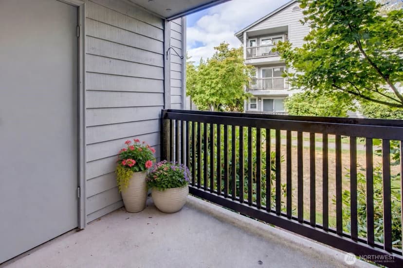 Property photo for 6700 Ne 182nd Street #b202, Kenmore photo 14