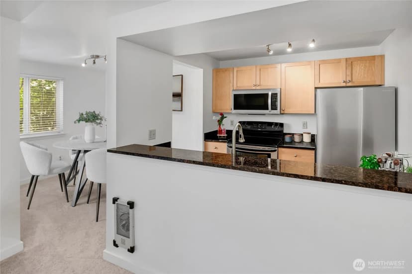 Property photo for 6700 Ne 182nd Street #b202, Kenmore photo 6