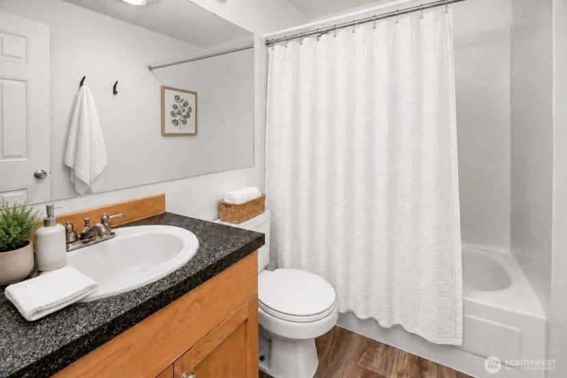 Property photo for 6700 Ne 182nd Street #b202, Kenmore photo 12