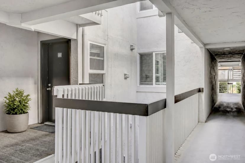 Property photo for 6700 Ne 182nd Street #b202, Kenmore photo 17