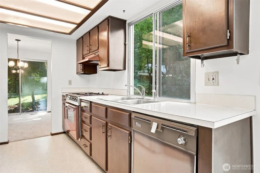 Property photo for 11 Nw Bridle Ridge Pl, Bremerton photo 14