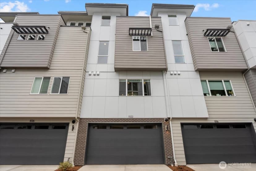 Property photo for 1022 124th Court Ne #e4, Bellevue photo 2