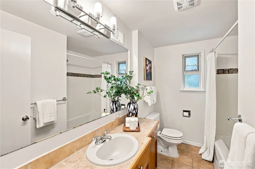 Property photo for 112 Nw 159th Street, Shoreline photo 14