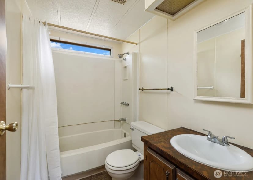 Property photo for 2050 E Timberlake West Drive, Shelton photo 9