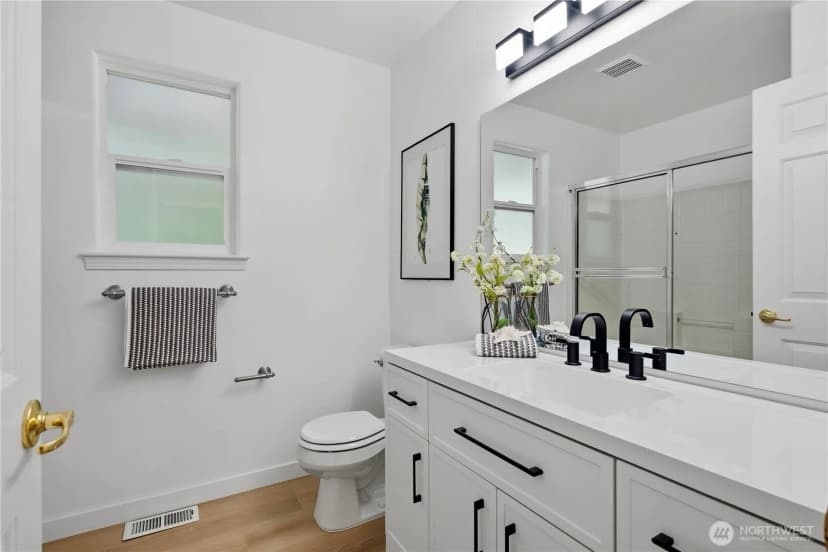Property photo for 7830 Ne 148th Street, Kenmore photo 21