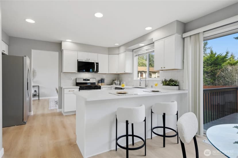 Property photo for 7830 Ne 148th Street, Kenmore photo 9