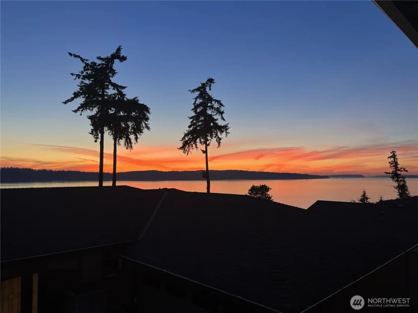Property photo for 6664 Waterton Circle, Mukilteo photo 2