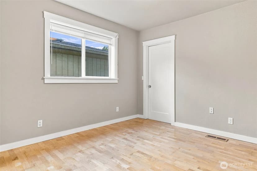 Property photo for 18724 80th Avenue Ne, Kenmore photo 24