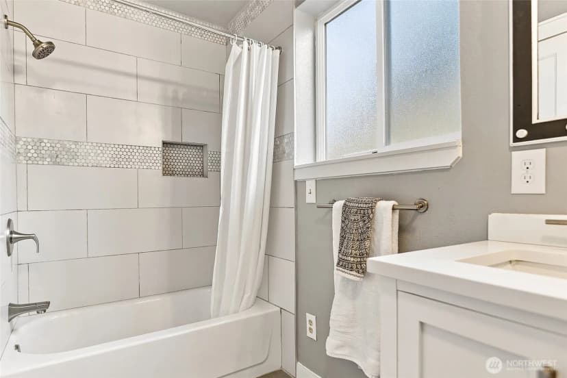 Property photo for 18724 80th Avenue Ne, Kenmore photo 23