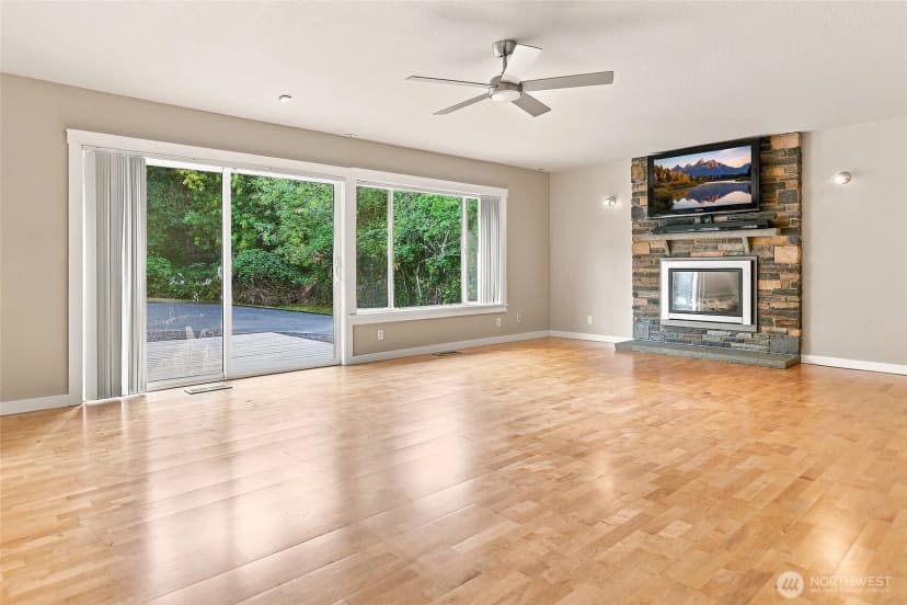 Property photo for 18724 80th Avenue Ne, Kenmore photo 5