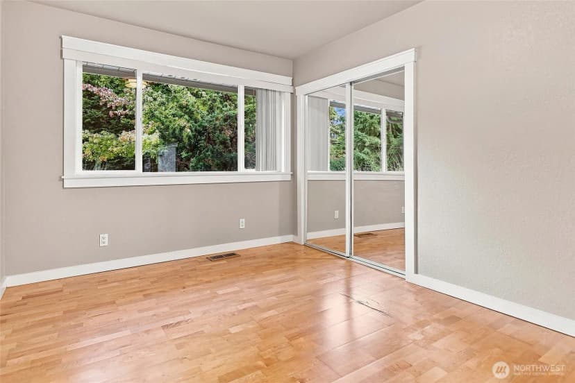 Property photo for 18724 80th Avenue Ne, Kenmore photo 26