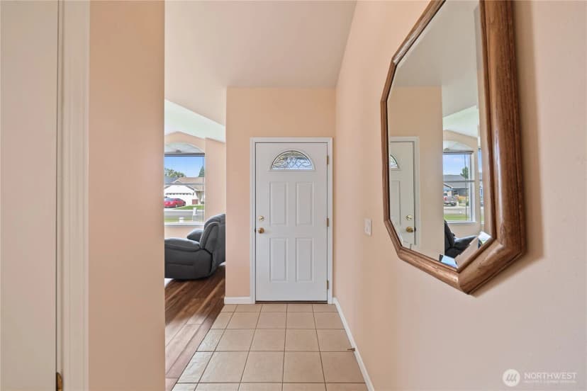 Property photo for 7800 Olmstead Court, Yakima photo 2
