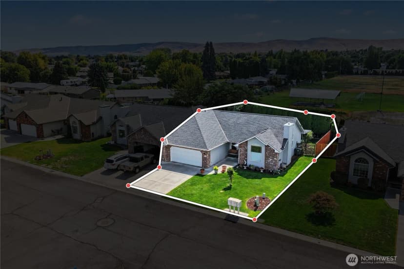 Property photo for 7800 Olmstead Court, Yakima photo 40