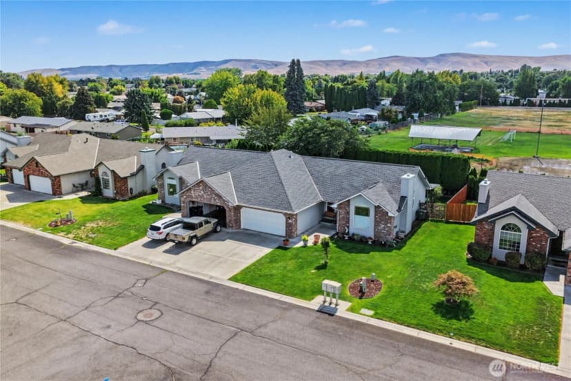 Property photo for 7800 Olmstead Court, Yakima photo 35