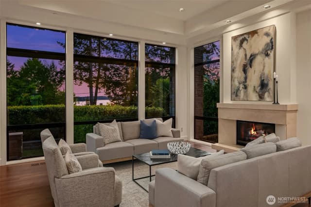 Property photo for 9632 Lake Washington Boulevard Ne, Bellevue photo 3