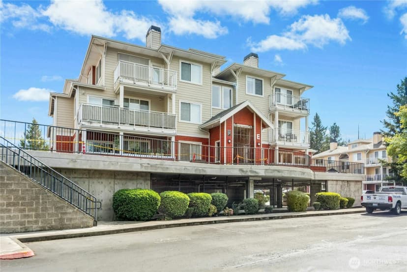 Property photo for 517 225th Lane Ne #e202, Sammamish photo 34