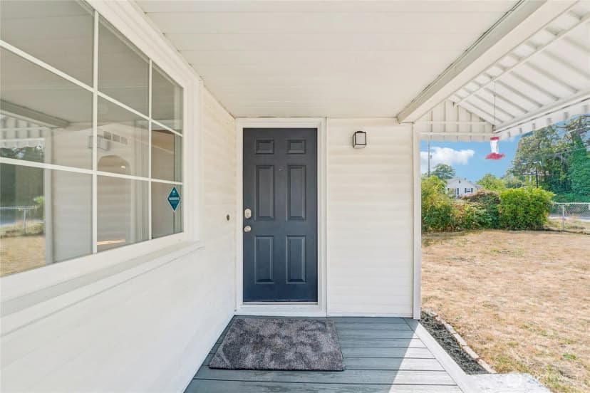 Property photo for 1048 S 100th Street, Seattle photo 5