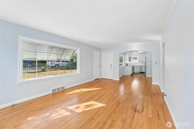 Property photo for 1048 S 100th Street, Seattle photo 11