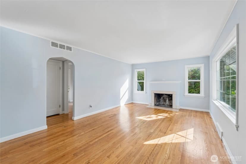 Property photo for 1048 S 100th Street, Seattle photo 8