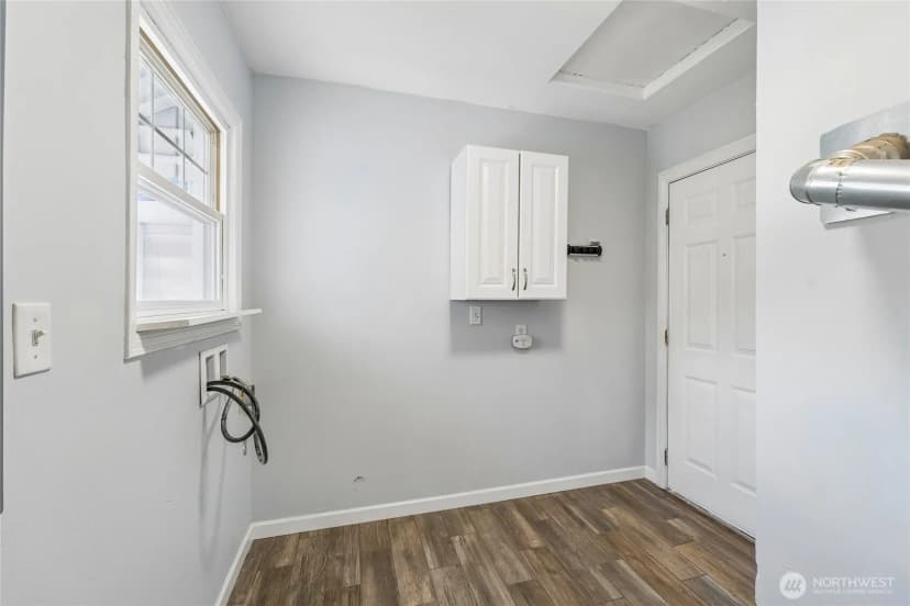 Property photo for 1048 S 100th Street, Seattle photo 14
