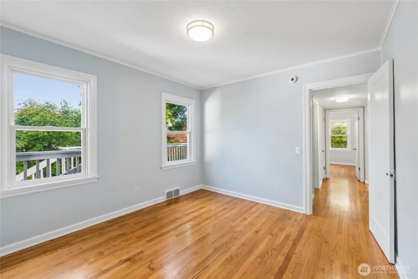 Property photo for 1048 S 100th Street, Seattle photo 18