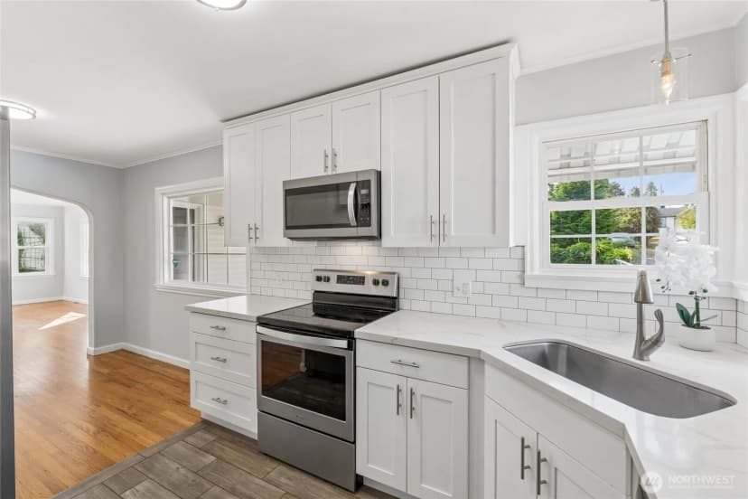 Property photo for 1048 S 100th Street, Seattle photo 13