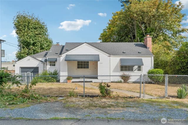 Property photo for 1048 S 100th Street, Seattle