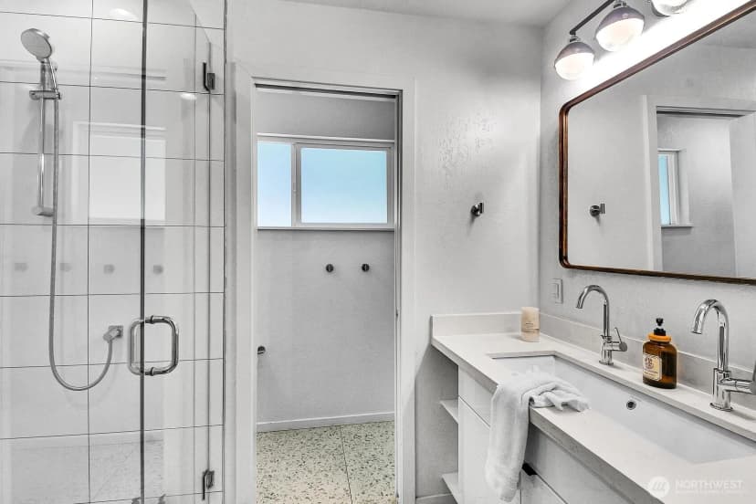 Property photo for 1115 8th Avenue W, Seattle photo 28
