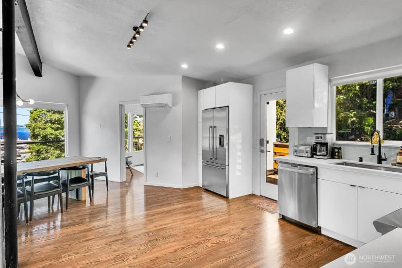 Property photo for 1115 8th Avenue W, Seattle photo 9