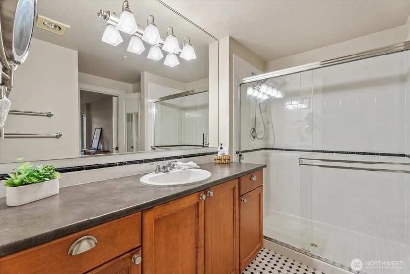 Property photo for 5016 California Avenue Sw #302, Seattle photo 16