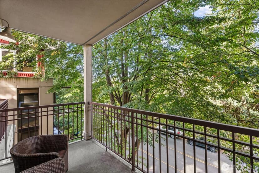 Property photo for 5016 California Avenue Sw #302, Seattle photo 17